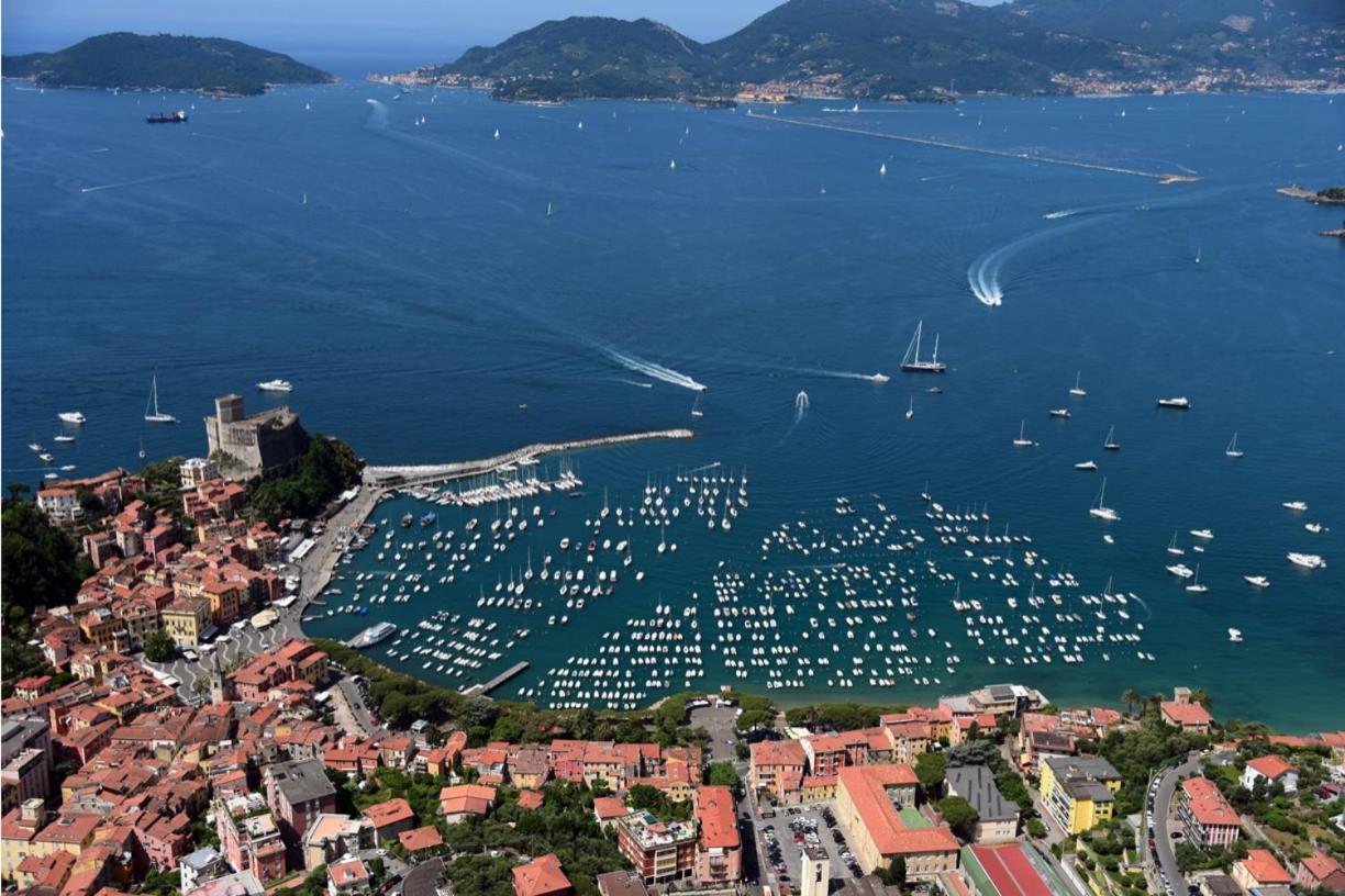 Апартаменти Casa Norb Lerici - With Private Parking Екстер'єр фото